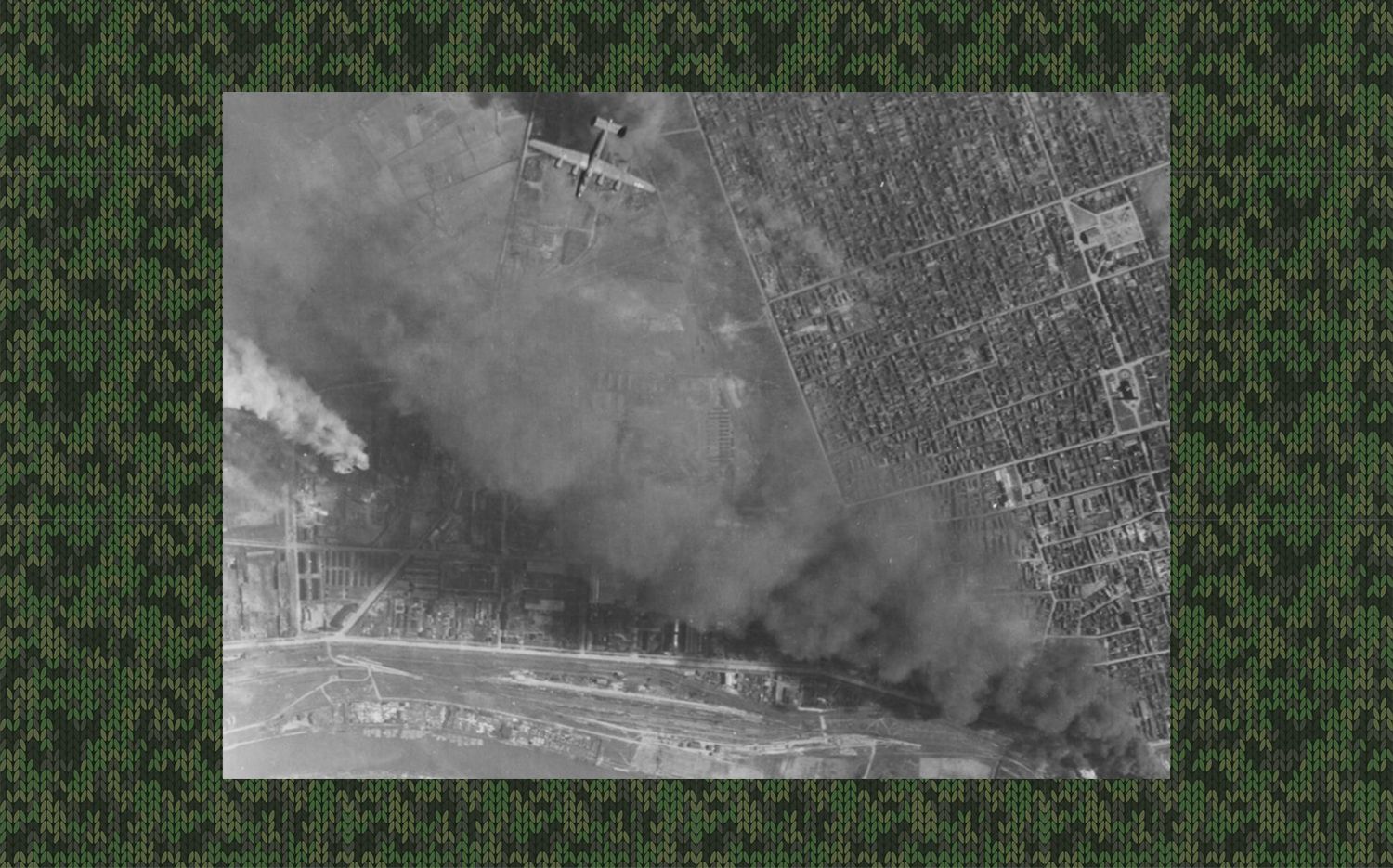 B-24 Liberator<br />Soroksár és környékének bombázása<br />Fortepan / National Archives