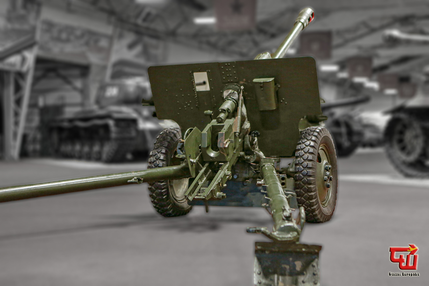 05_76_mm_m1942_zis-3.jpg