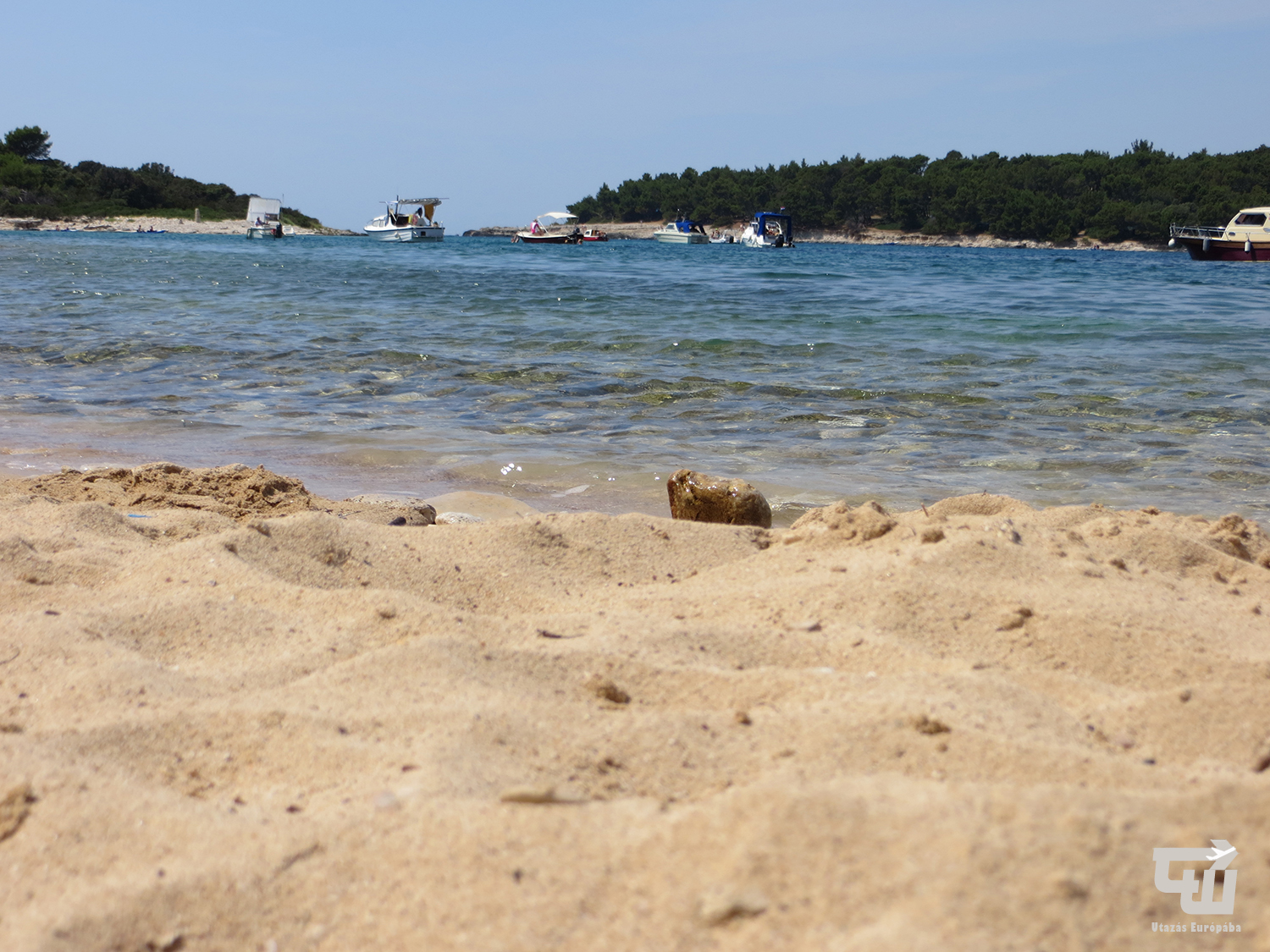 03_oto_i_fra_ker_adriai-tenger_tengerpart_strand_beach_pla_a_isztria_istria_horvatorszag_croatia_hrvatska.jpg