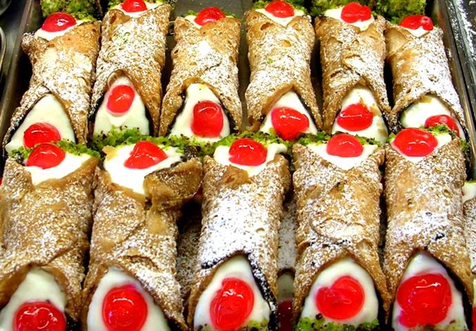 cannoli (Small).jpg