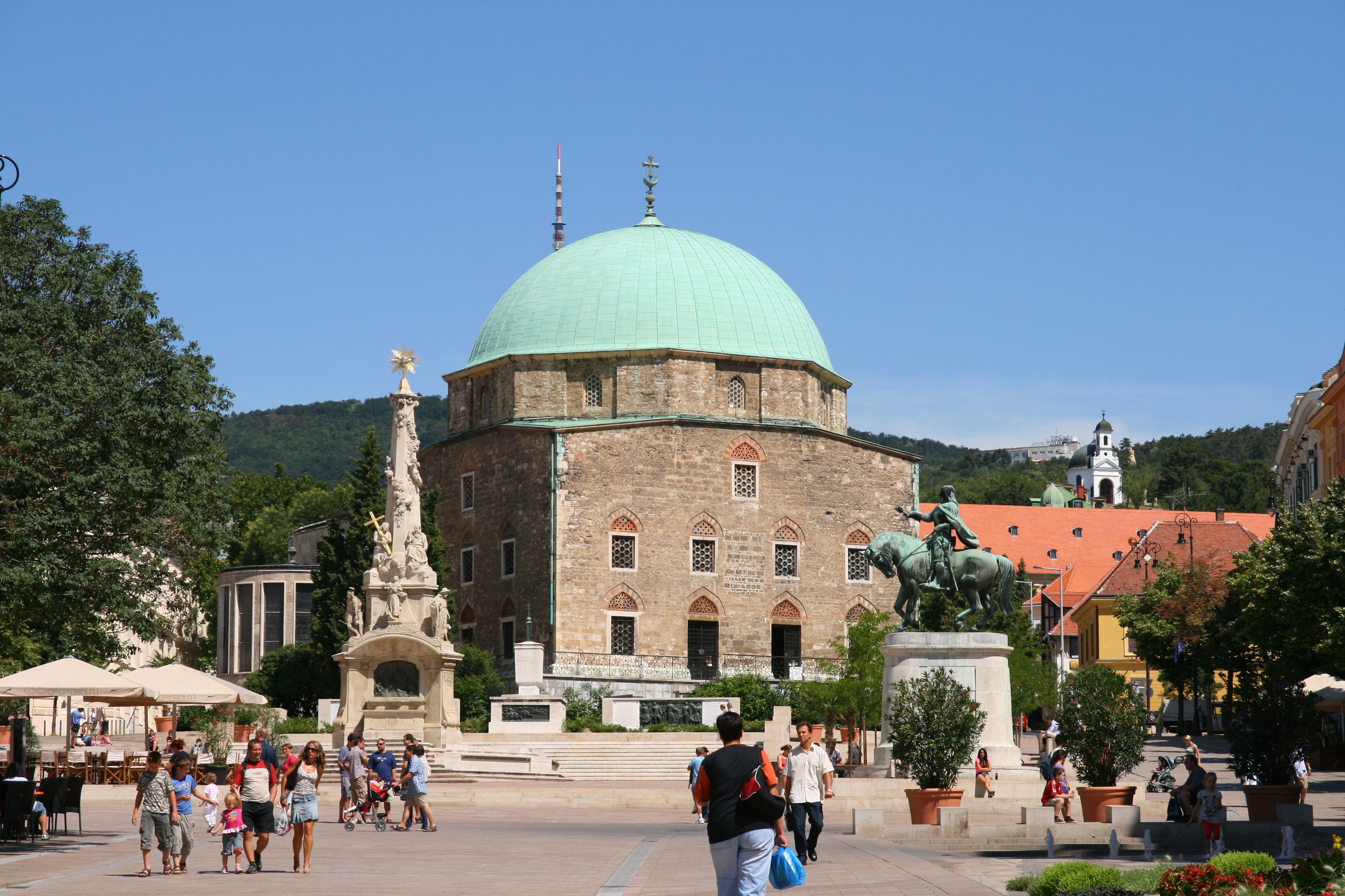 pecs_szechenyi_square_01.jpg