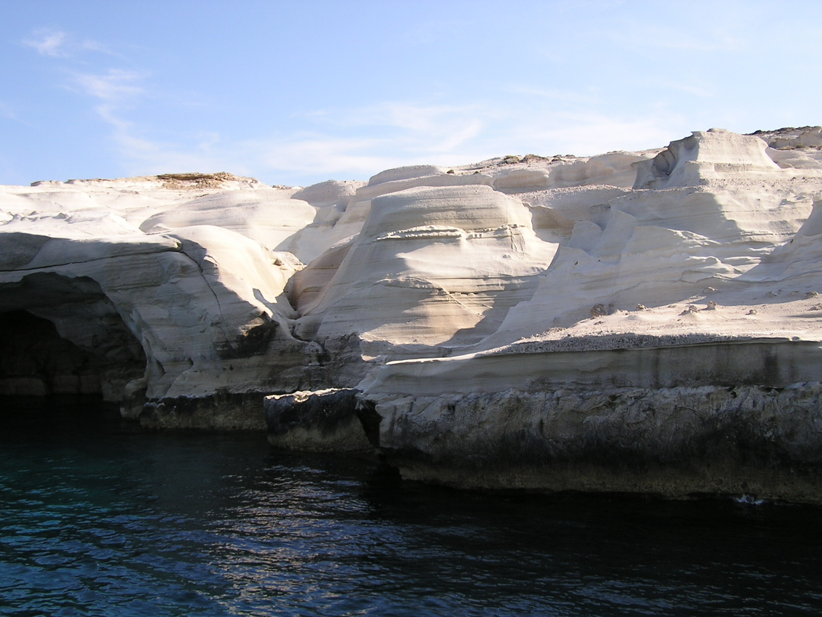 Sarakiniko híres, hófehér sziklái