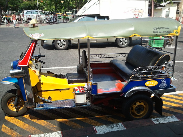 tuktuk1.jpg