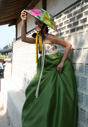 1-hanbok-modern-green-skirt.jpg