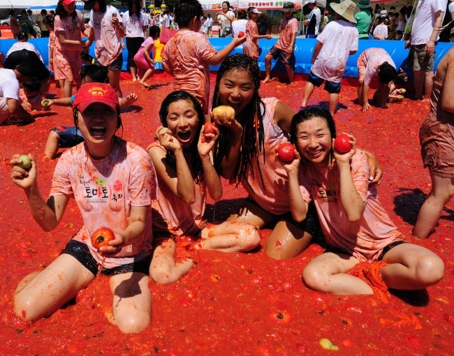 3820421200800003k_Hwacheon_Tomato_Festival_.jpg