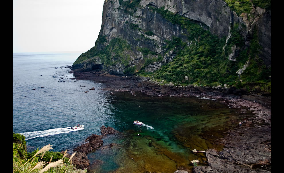 Sunrise-Peak-Seongsan-Ilchulbong-Jeju.jpg