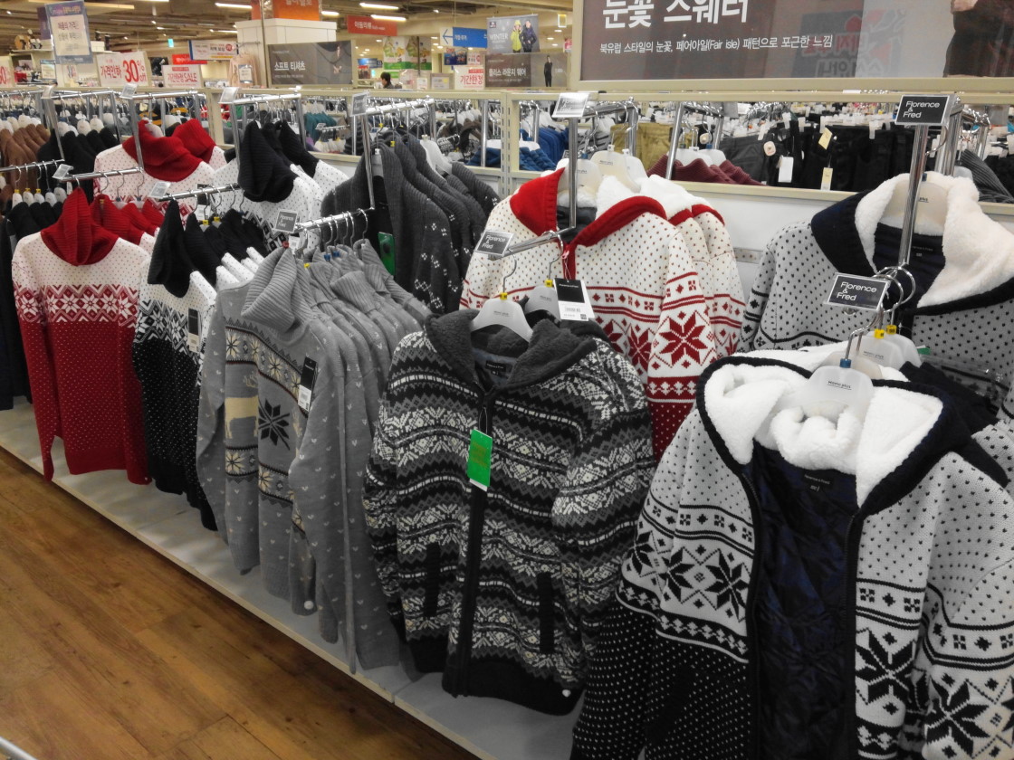 christmas-sweaters-homeplus-korea.jpg