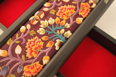 pencil_case_embroidery_flower_butterfly-korean_essentials_b_large.jpg