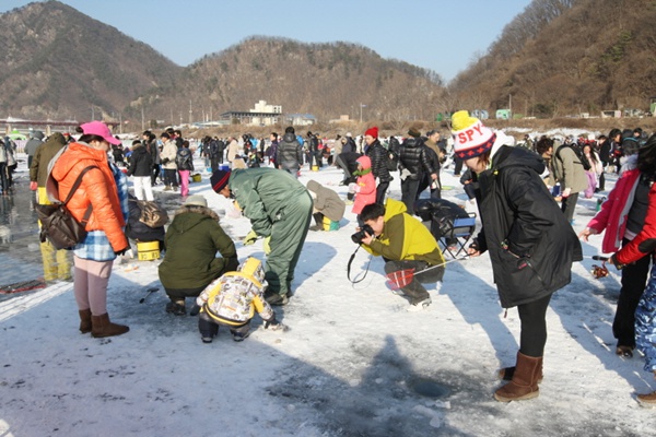 yangpyeongicefishfestival.jpg