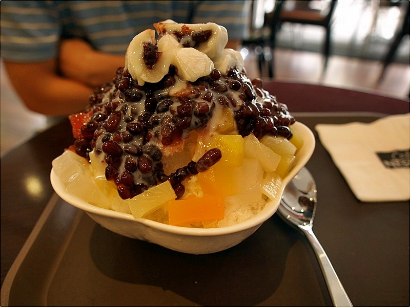 Korean_shaved_ice-Patbingsu-10B.jpg