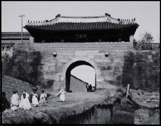 souimun_gate_historical_image_seoul_korea.jpg