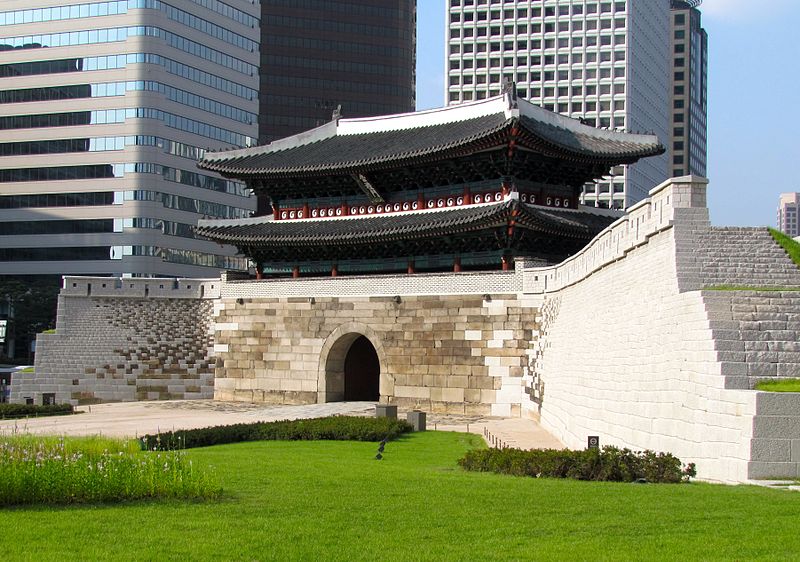 sungnyemun_gate_front_2013.jpg