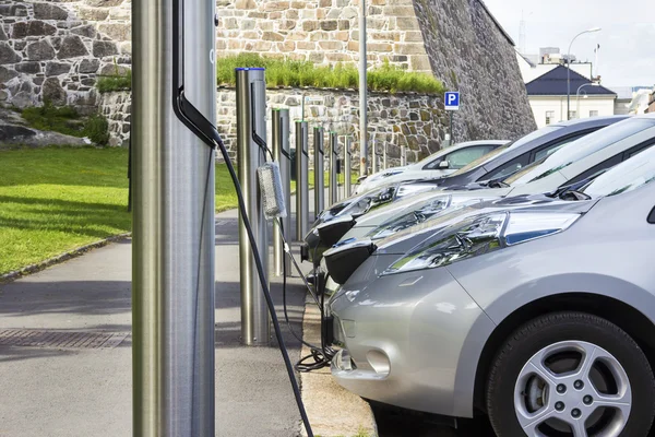 depositphotos_28332011-stock-photo-electric-car-plugged-in-to.jpg