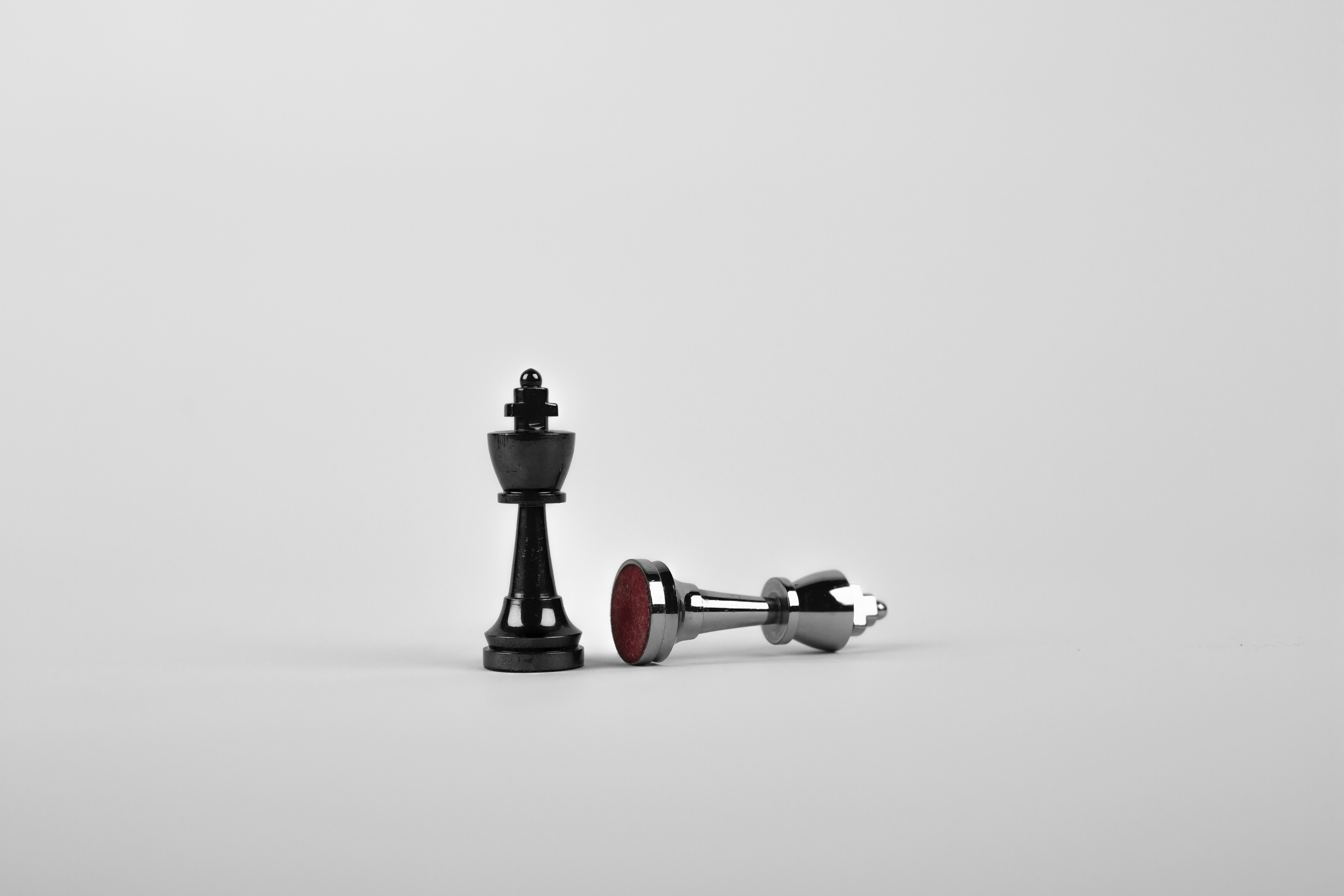 battle-black-board-game-chess-411207.jpg