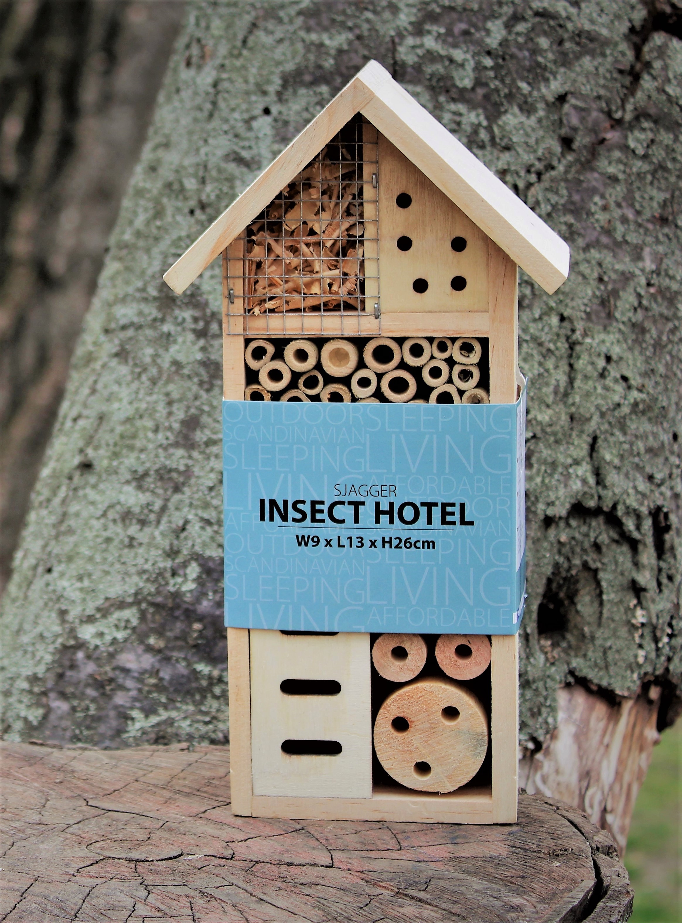 Akár előre elkészített, lakberendezési áruházban kapható méh hotelt is használhatunk
