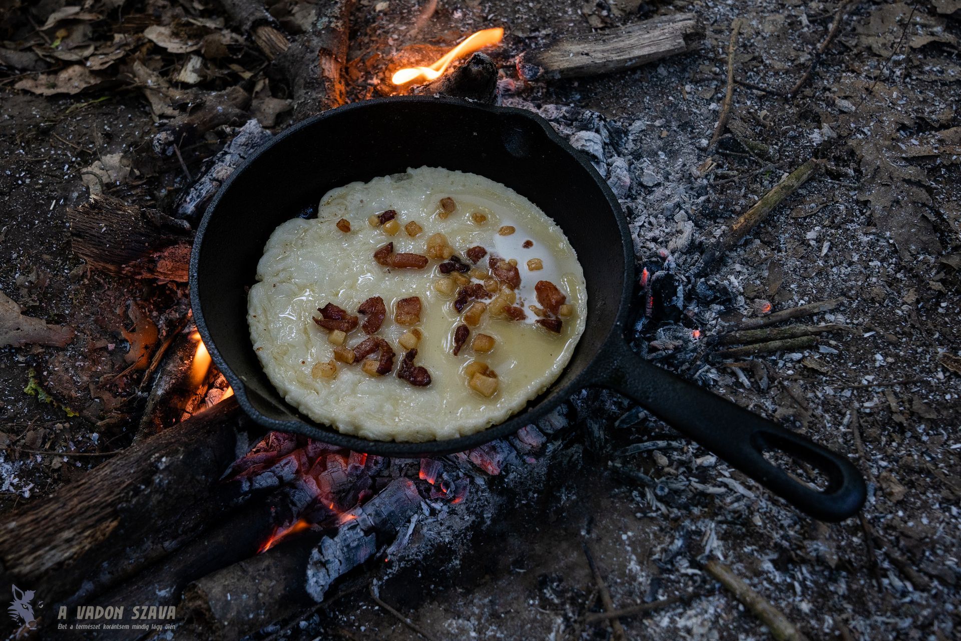 Egy újabb példány, ezúttal kissé vékonyabb tésztával.