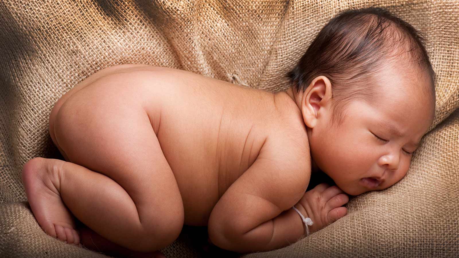 newborn-photographers-in-des-moines-b96c.jpg