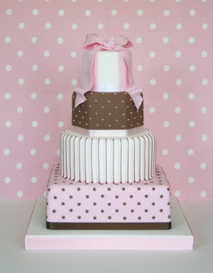 Gift-Box-Wedding-Cake-300x384.jpg