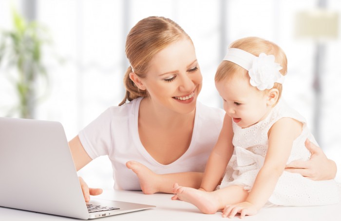 mother-blogging-700x454.jpg