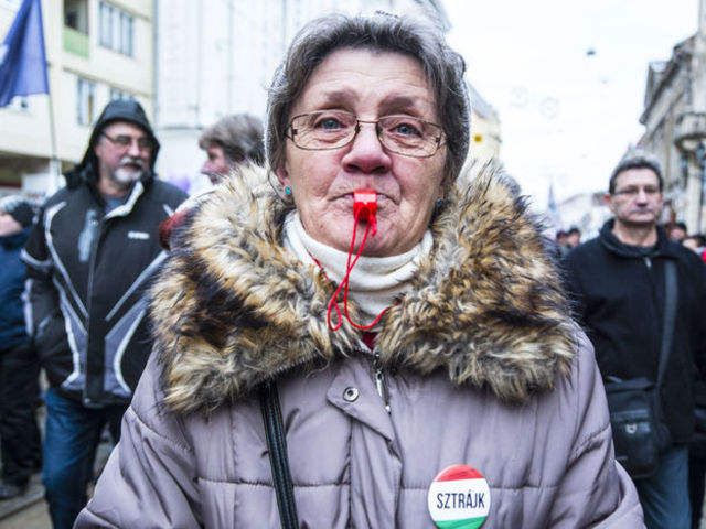 2019.01.19. Tüntetés Miskolcon: Síppal, dobbal, nádihegedűvel