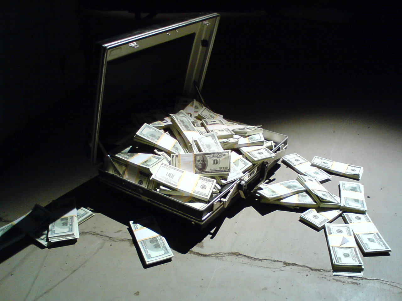 cash_briefcase.jpg