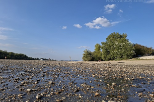 Válóczy Szilvia: Szeress, Istenem