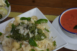 Napi menü — gazpacho, pestós tészta, saláta