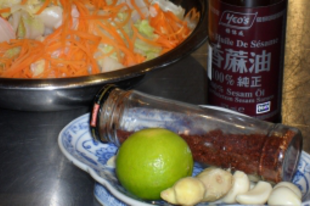 Univerzális sárgarépa-kínai kel saláta