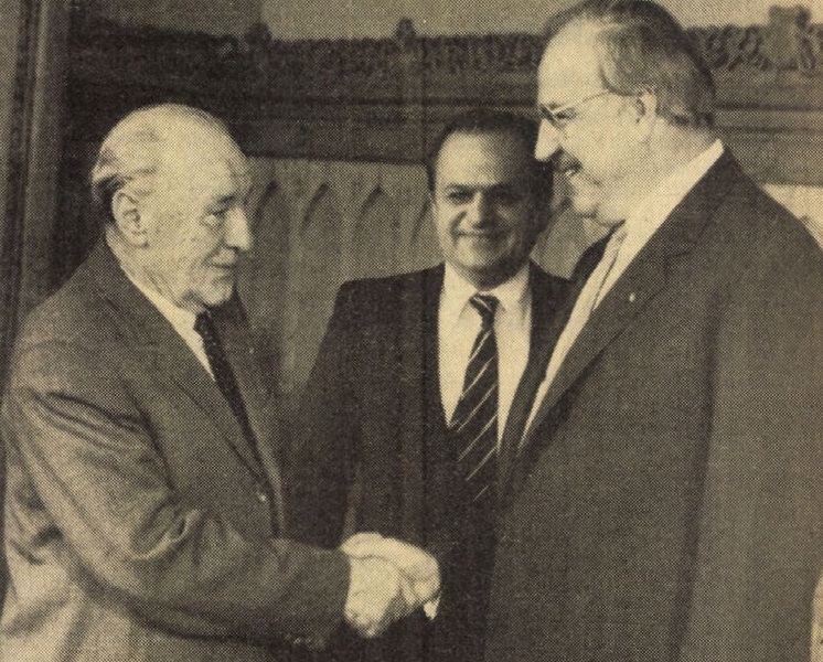 idokapszula_1984_franciaorszagi_labdarugo_europa-bajnoksag_elodontok_es_a_donto_helmut_kohl_kadar_janos.jpg