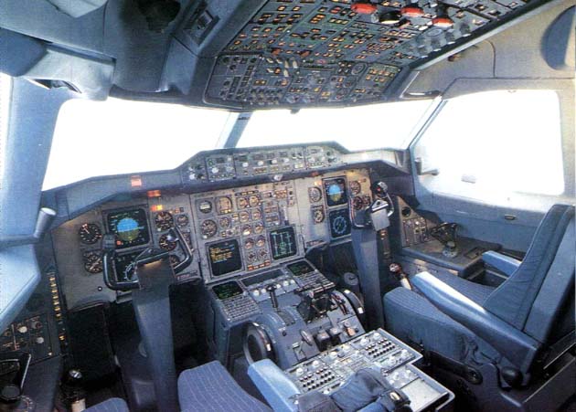 idokapszula_nb_i_1981_82_9_fordulo_a300_cockpit.jpg