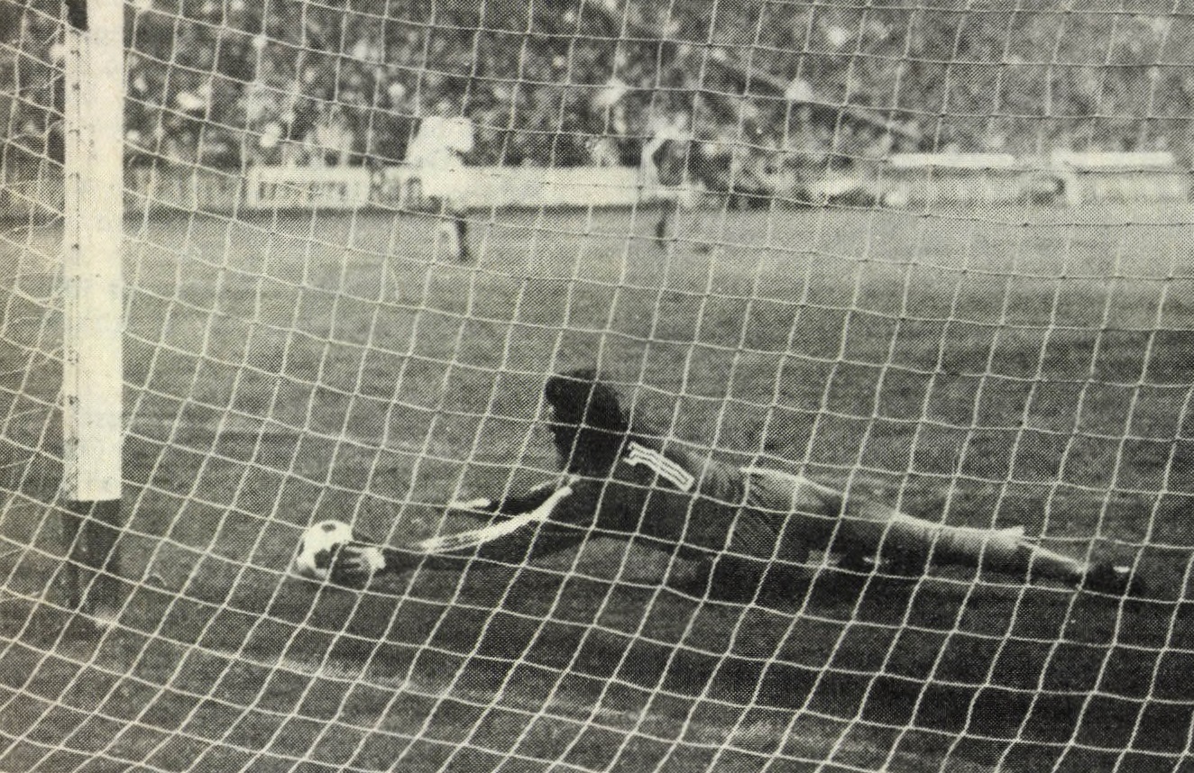 idokapszula_nb_i_1983_84_15_fordulo_ferencvaros_videoton_disztl_peter_2.jpg