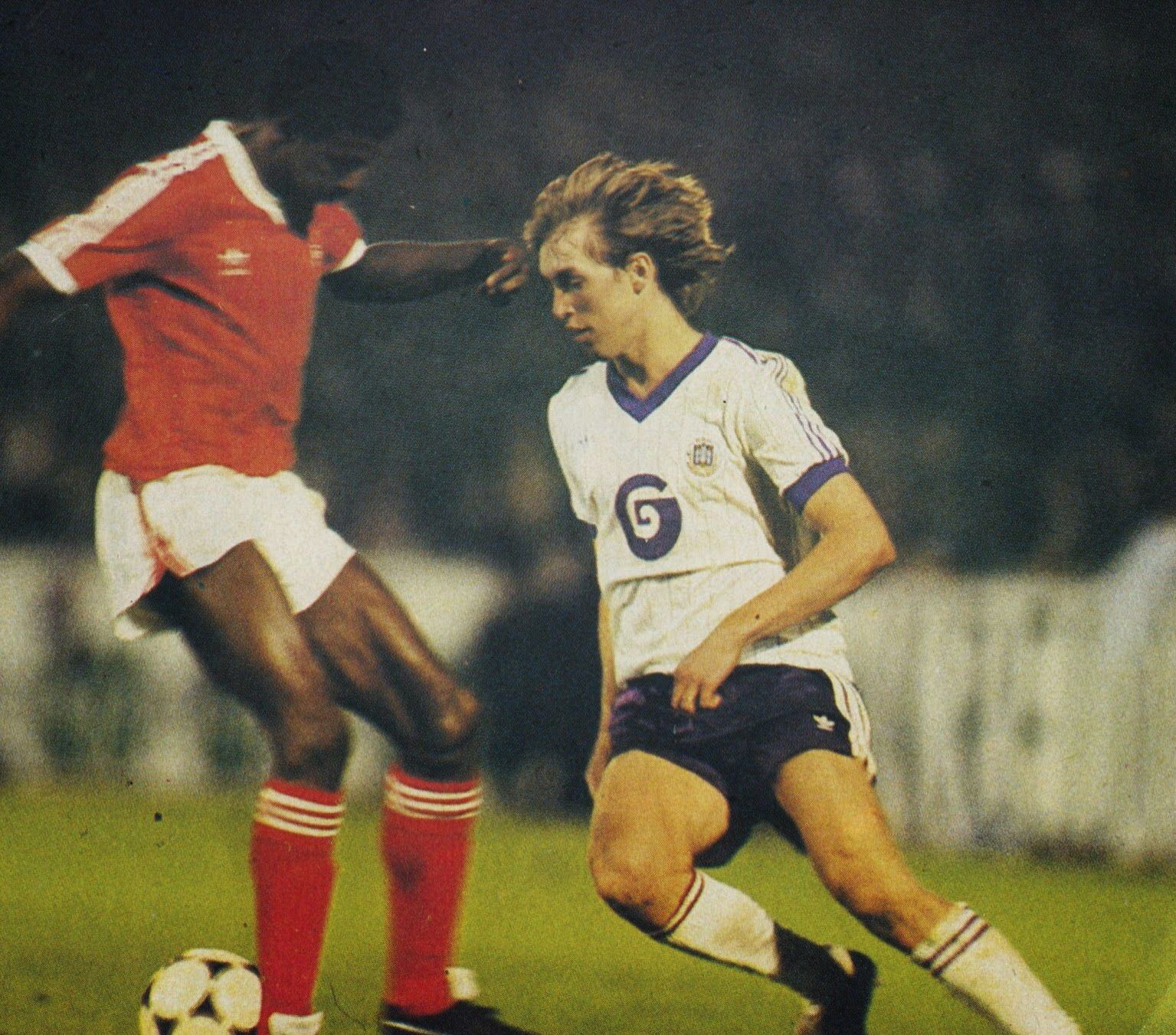 idokapszula_nb_i_1983_84_24_fordulo_kupaszerda_anderlecht_nottingham_forest_kenneth_brylle_viv_anderson.jpg