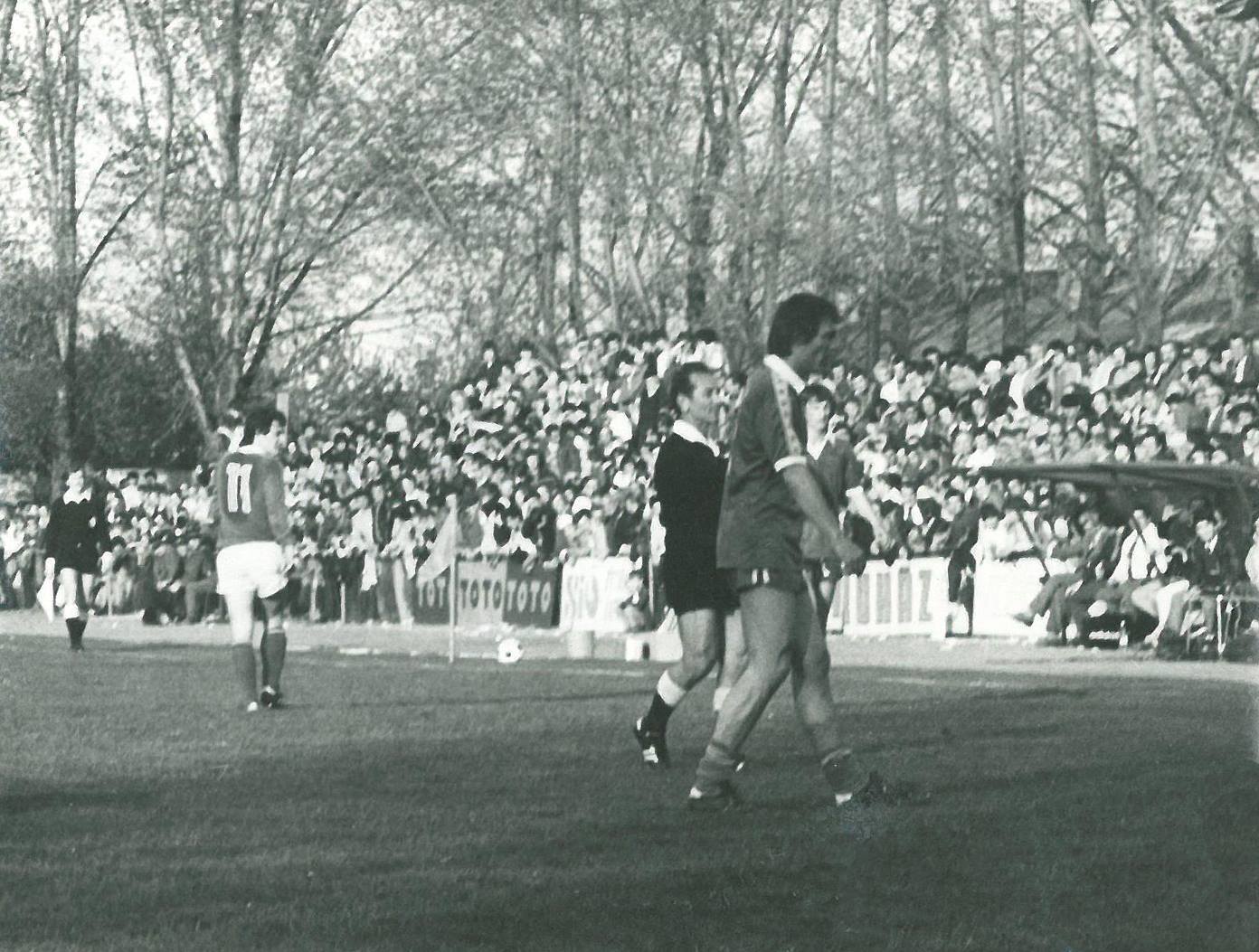 idokapszula_nb_i_1983_84_25_fordulo_mnk_siofok_ferencvaros_takacs_brettner_pogany.jpg