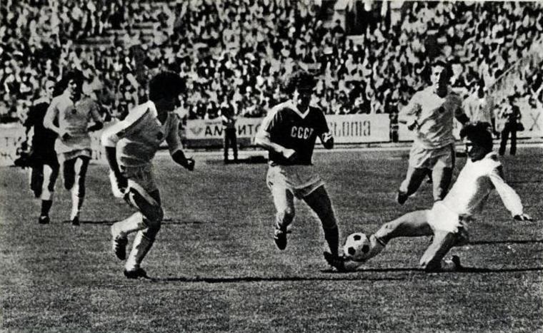 idokapszula_nb_i_1983_84_30_fordulo_ifjusagi_labdarugo_eb_magyarorszag_szovjetunio_tatarcsuk.jpg