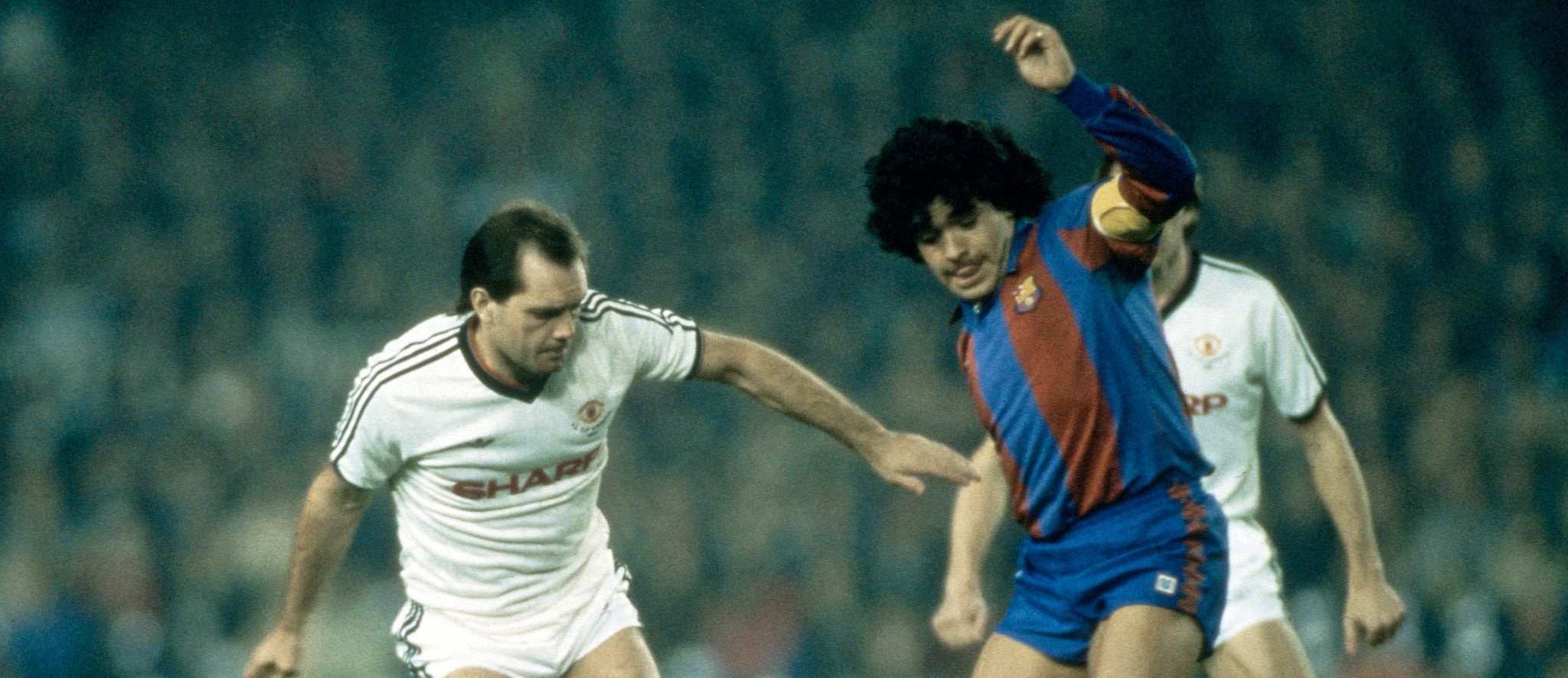 idokapszula_nb_i_1983_84_klubcsapataink_nemzetkozi_kupaszereplese_3_fordulo_1_kor_kupaszerda_barcelona_manchester_united_maradona.jpg