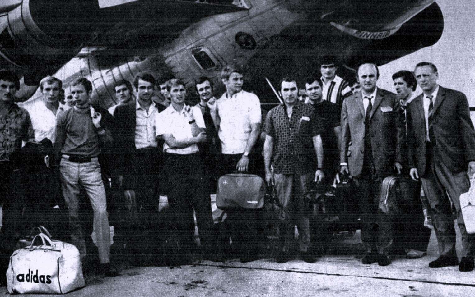 osztalynaplo_rothermel_adam_valogatott_1971_nyar_repter.jpg