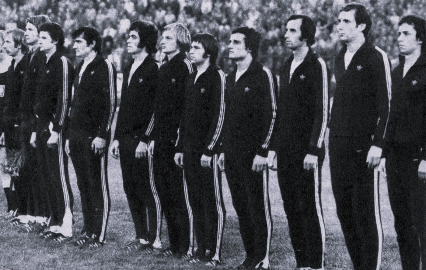 osztalynaplo_rothermel_adam_valogatott_1975_csehszlovakia_csapatkep.jpg