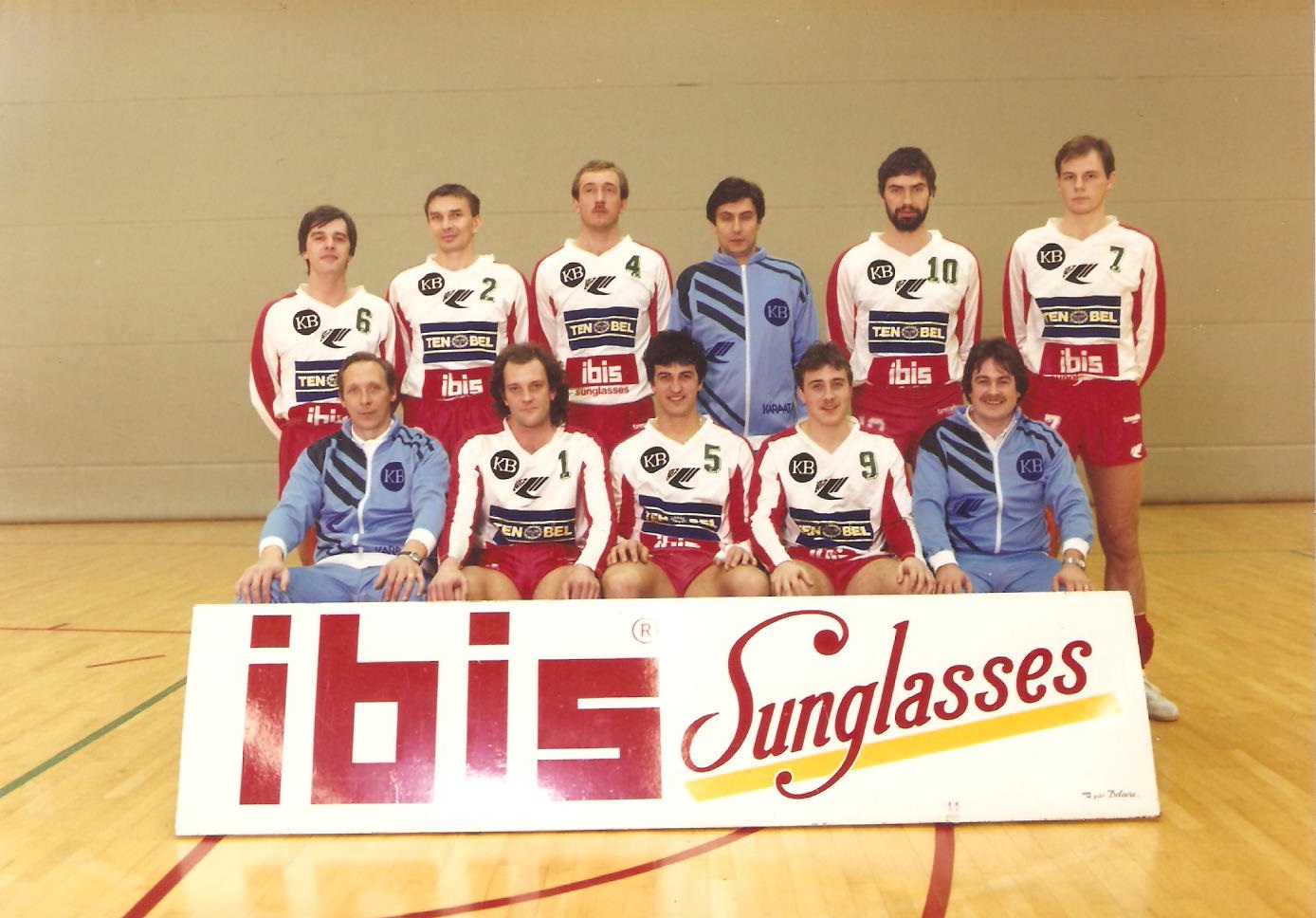 roplabdas_profil_borcsok_csaba_ibis_kortrijk_1986_87.jpg