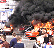 2002-06-09-inside-riot.gif
