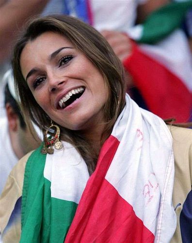Italian_football_woman.jpg