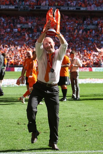 ian-holloway-dancing.jpg