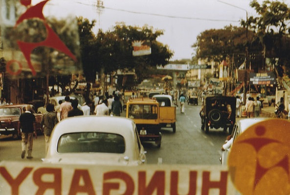 idokapszula_nb_i_1982_83_luxemburg_magyarorszag_eb-selejtezo_nehru_kupa_csapatbusz.jpg