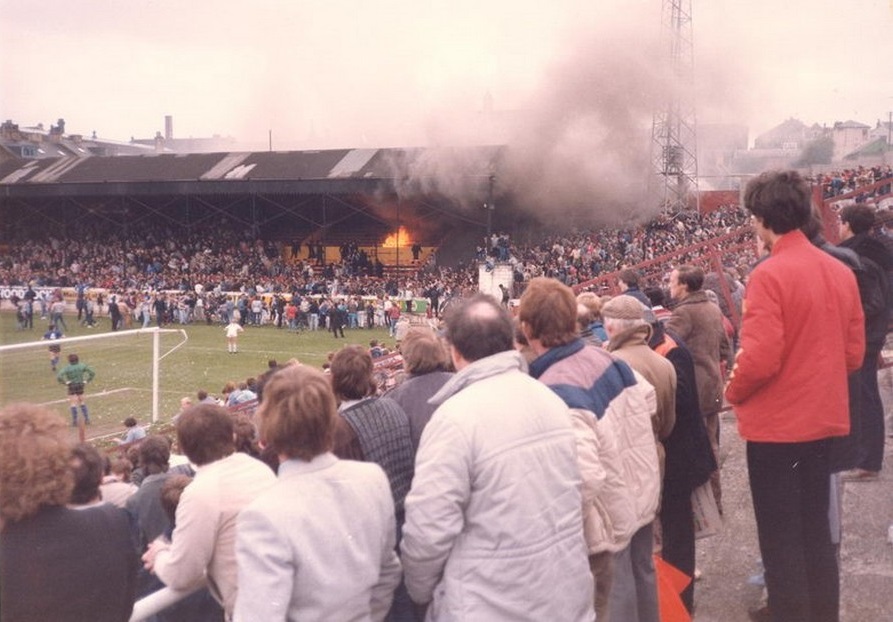 idokapszula_nb_i_1984_85_magyarorszag_hollandia_vb-selejtezo_bradfordi_stadiontuz_3.jpg