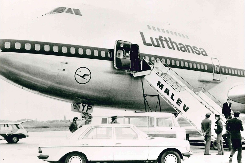 idokapszula_nb_i_1984_85_tavaszi_zaras_edzoi_gyorsmerleg_1_lufthansa_boeing_747.jpg
