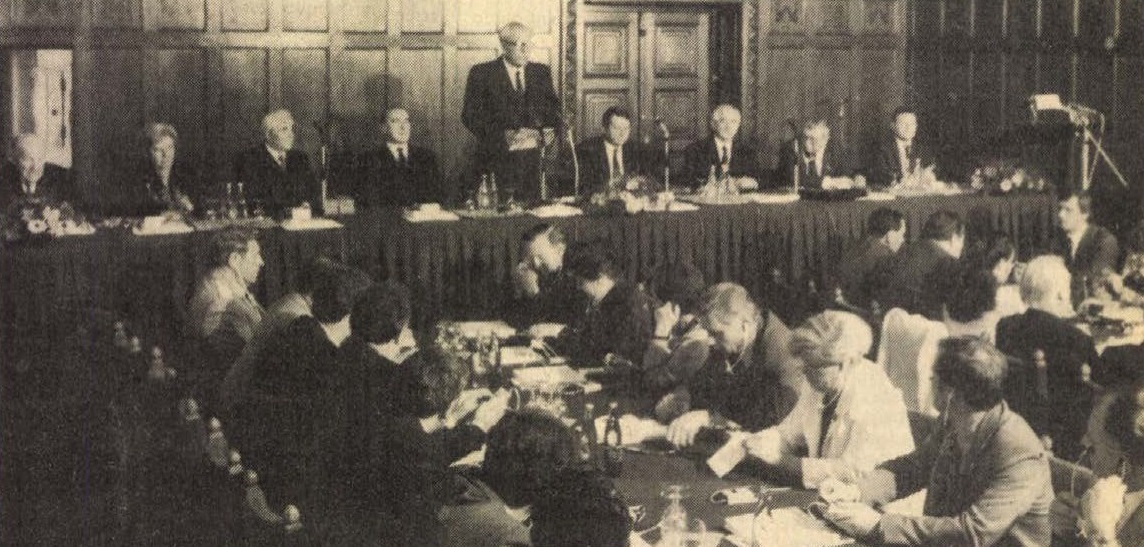 idokapszula_nb_i_1984_85_tavaszi_zaras_edzoi_gyorsmerleg_1_mszbt_ules_elnokseg.jpg
