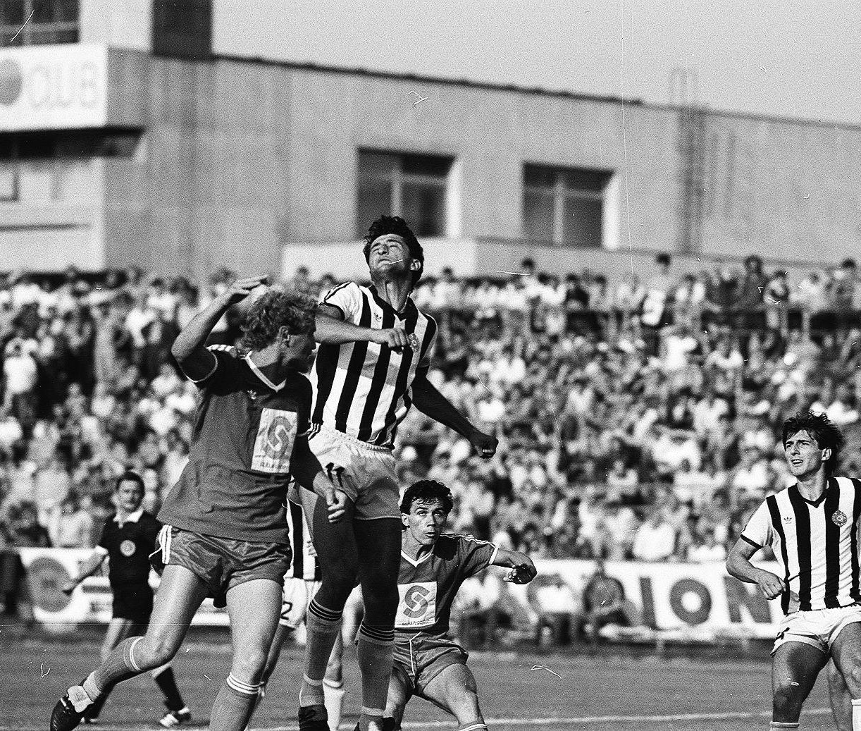 idokapszula_nb_i_1984_85_tavaszi_zaras_az_nb_ii_es_a_harmadik_vonal_bp_honved_partizan_beograd_garaba_imre.jpg