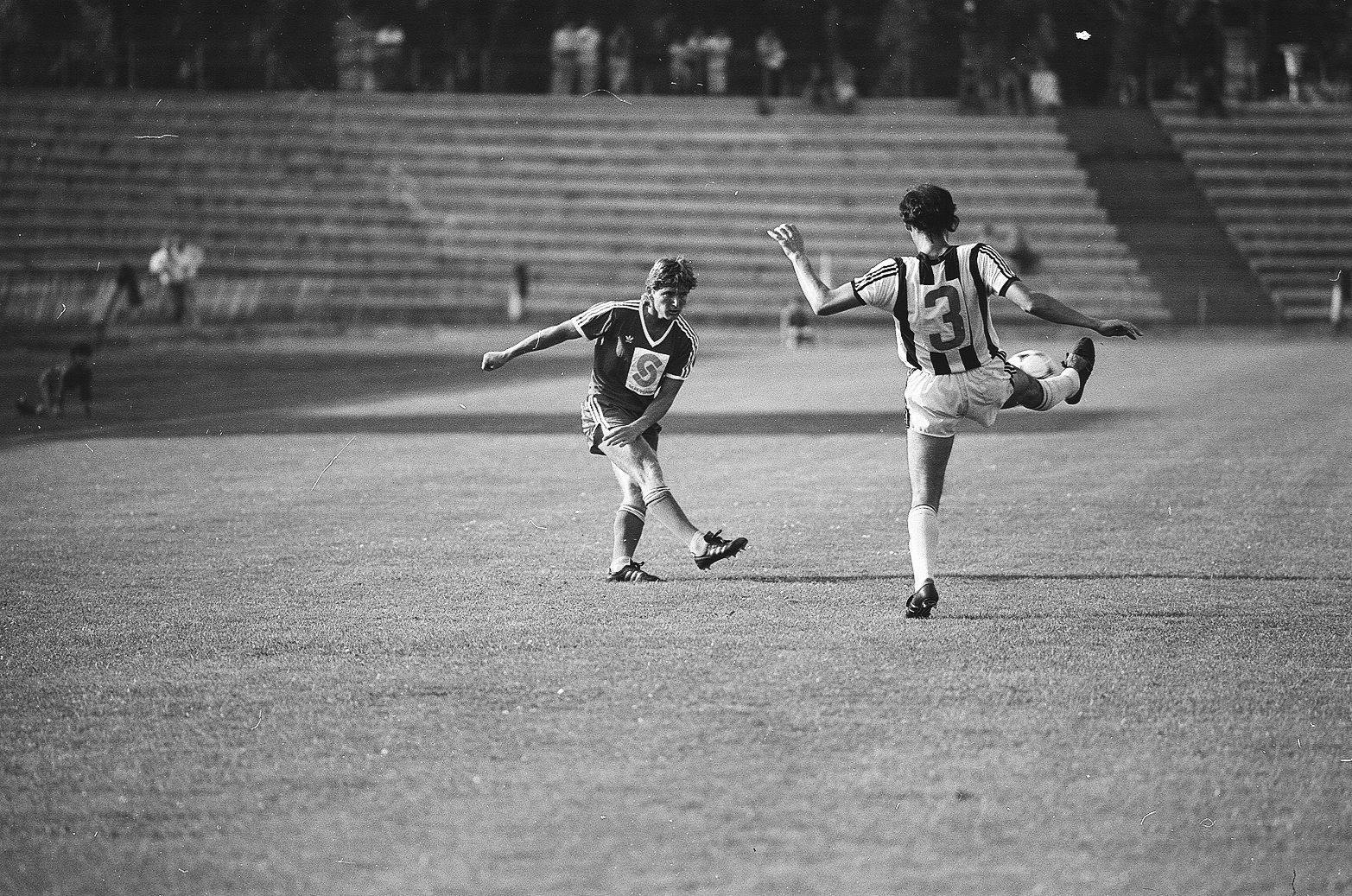 idokapszula_nb_i_1984_85_tavaszi_zaras_az_nb_ii_es_a_harmadik_vonal_bp_honved_partizan_beograd_sallai_sandor.jpg