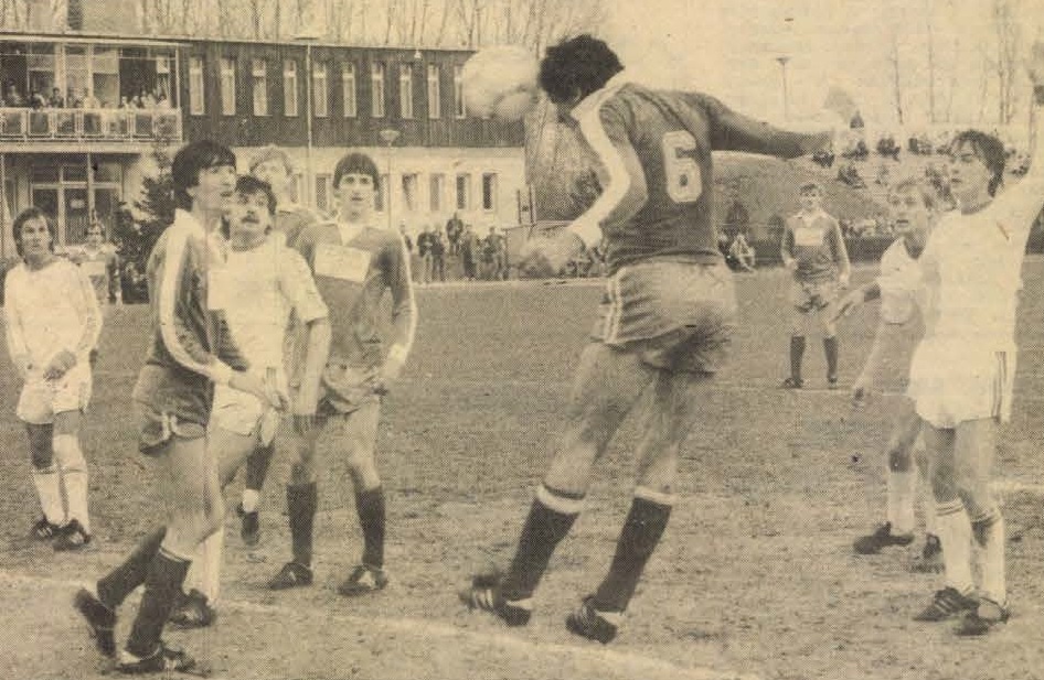 idokapszula_nb_i_1984_85_tavaszi_zaras_az_nb_ii_es_a_harmadik_vonal_nb_ii_szolnoki_mav_mte_22_sz_volan_repka.jpg