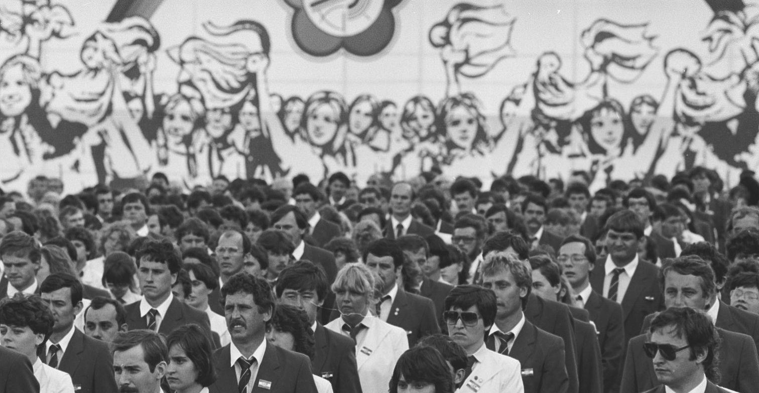 idokapszula_nb_i_1984_85_tavaszi_zaras_az_nb_ii_es_a_harmadik_vonal_vit_kossuth_teri_bucsu_92.jpg