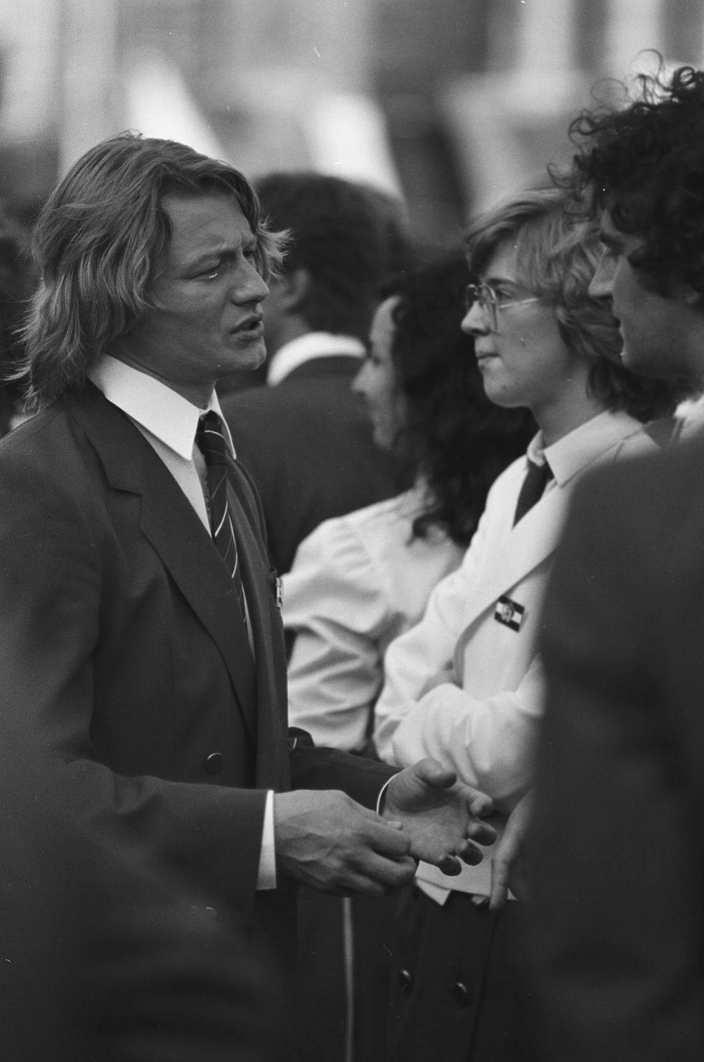 idokapszula_nb_i_1984_85_tavaszi_zaras_az_nb_ii_es_a_harmadik_vonal_vit_kossuth_teri_bucsu_98.jpg